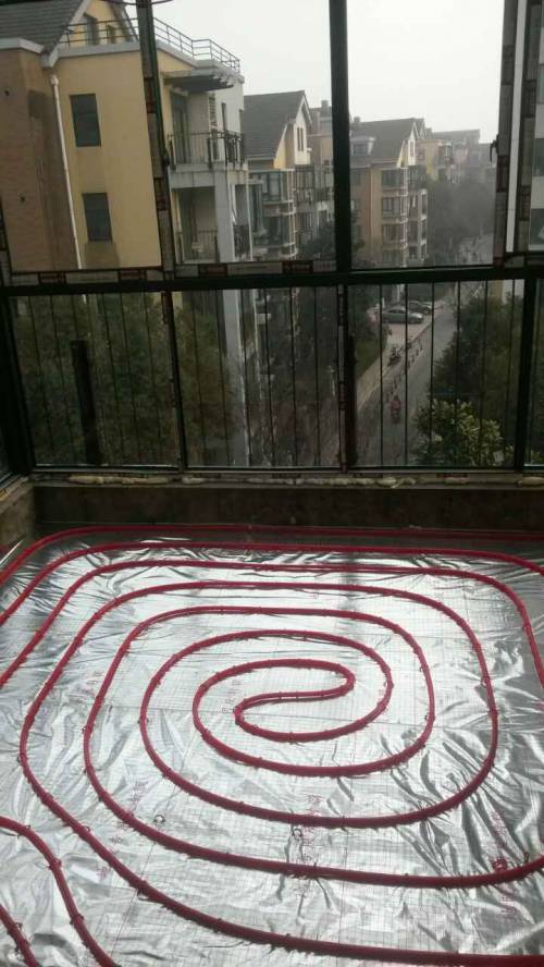 ���̰���