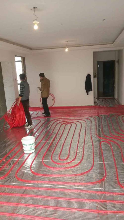 ���̰���